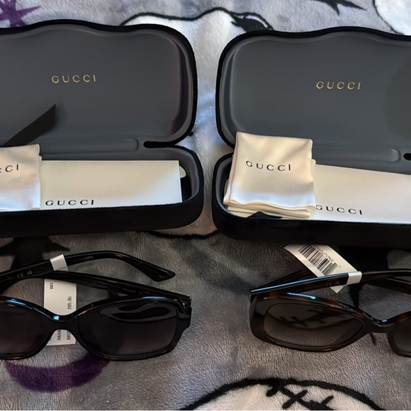 Gucci Black Sunglasses with Case - Picture 1 of 1